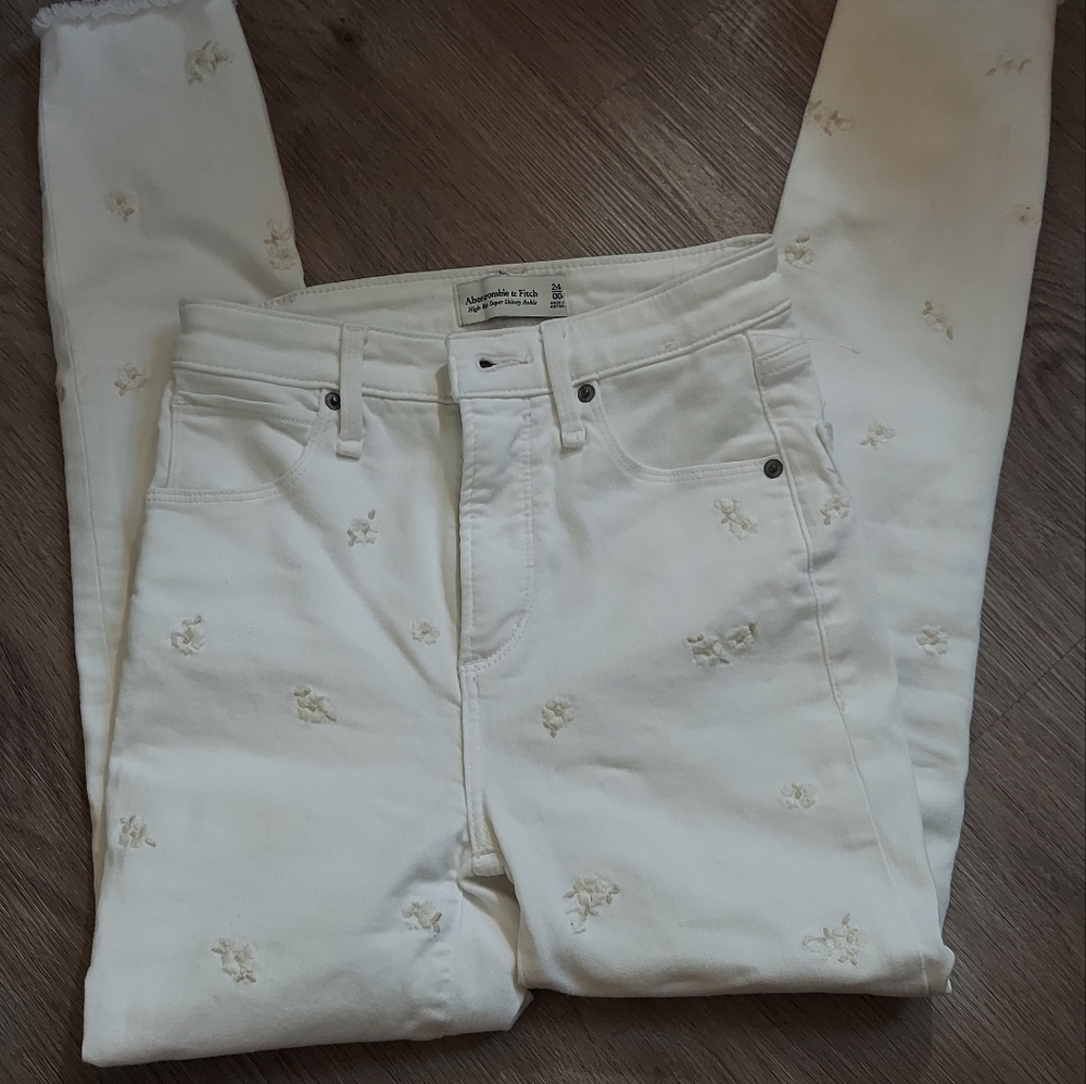Abercrombie & Fitch White And Cream High-Rise Jeans - Picture 2 of 7